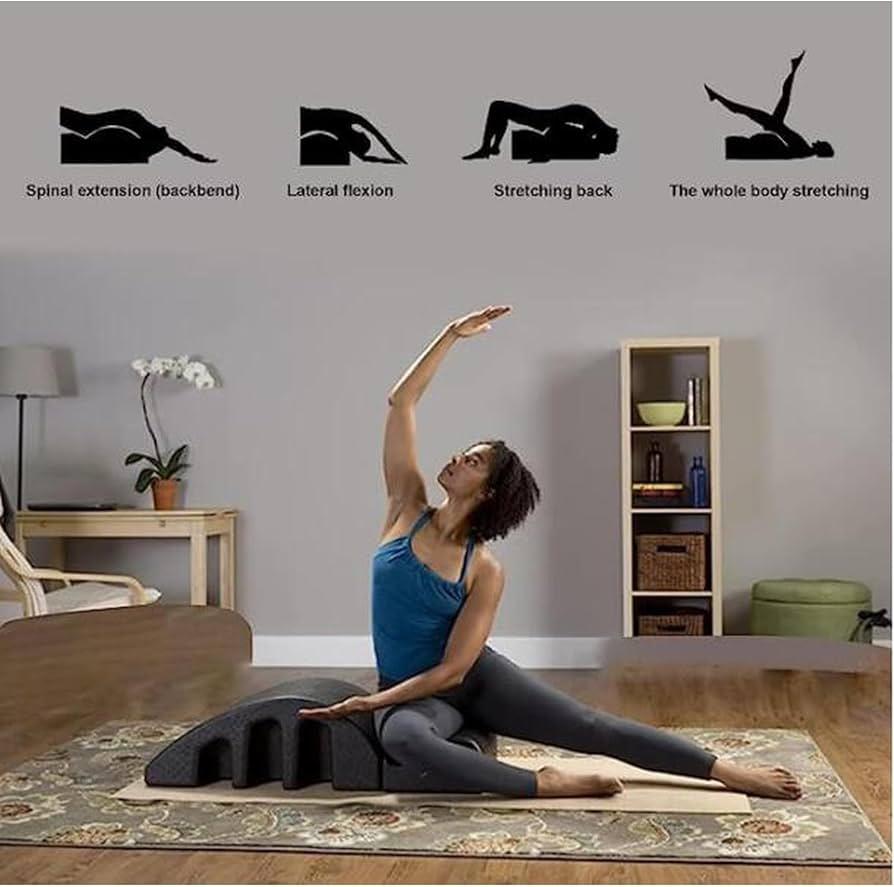 Grâce à sa forme ergonomique, l’arc de flexion accompagne vos mouvements avec fluidité et précision. Il permet une grande variété d’exercices : assouplissement de la colonne vertébrale, ouverture thoracique, renforcement du tronc ou travail de l’équilibre. En guidant votre posture naturelle, il favorise une progression douce et sécurisée, tout en améliorant la conscience corporelle.